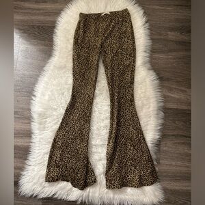 Molly Green Boutique Cheetah Flare Pants in Size Small